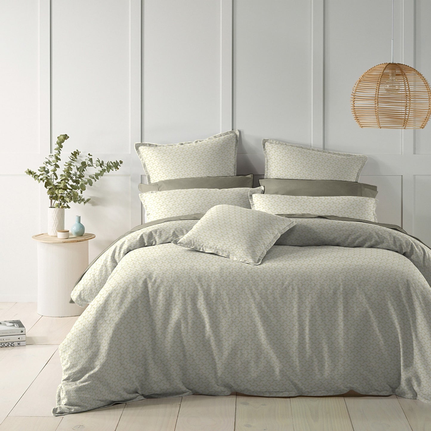 Hidecor Microfiber Soft Cotton Bedsheet for Double Bed, Size 90x100 inches with 2 Pillow Covers